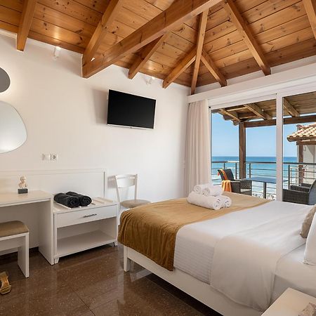 Vergina Beach Hotel Agia Marina エクステリア 写真