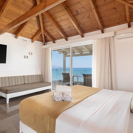 Vergina Beach Hotel Agia Marina エクステリア 写真