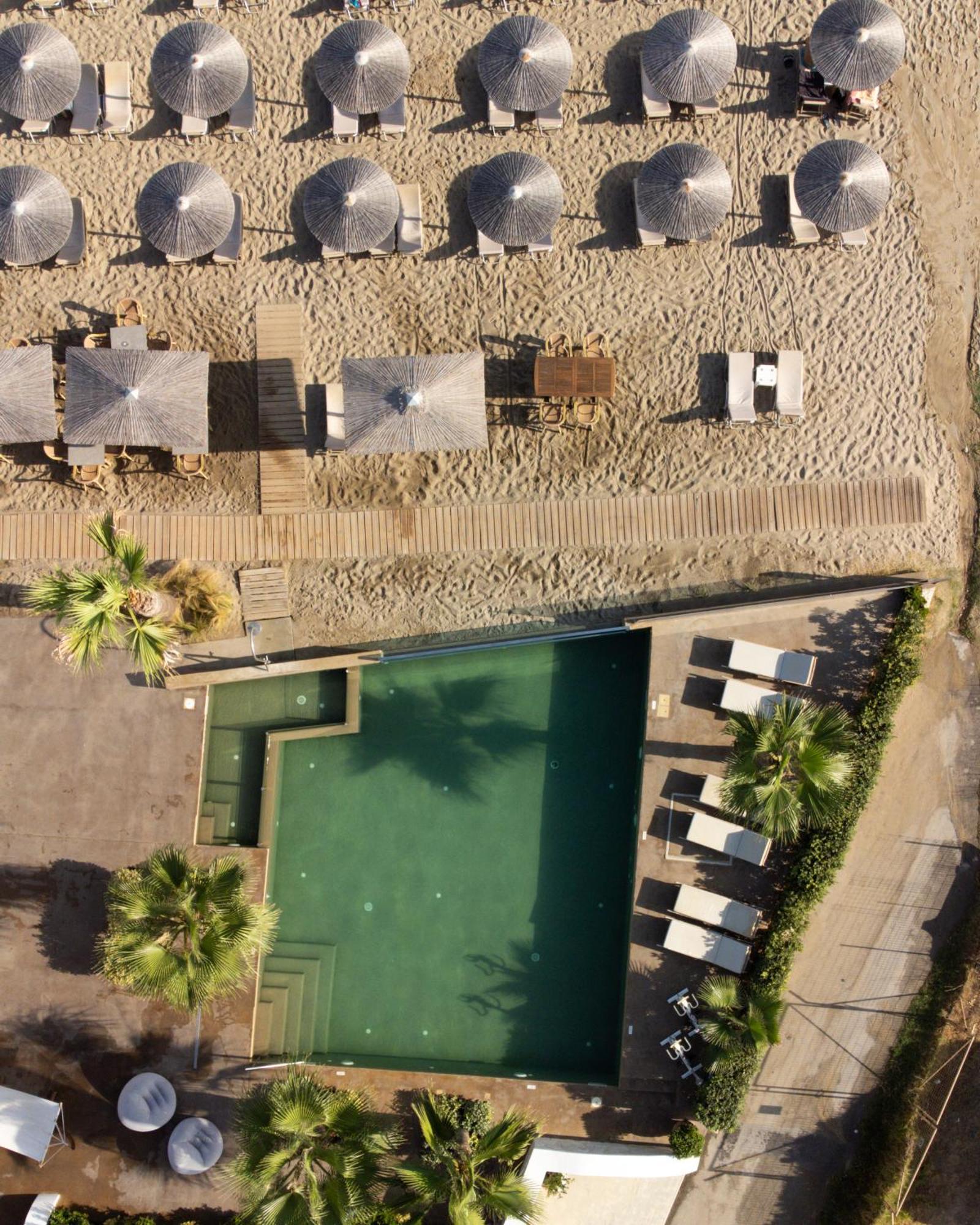 Vergina Beach Hotel Agia Marina エクステリア 写真